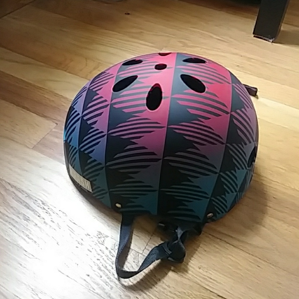 NWOT unisex bike helmet